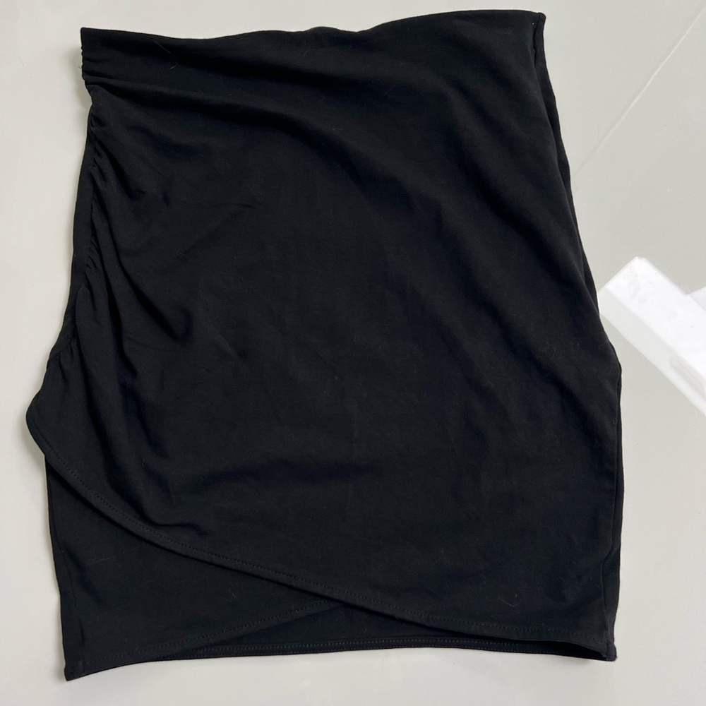 H&M black pencil skirt